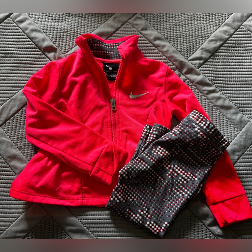 Nike Gray and Pink Athletic Outfit